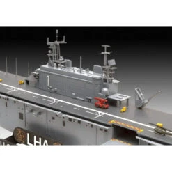 Revell 1/720 USS Tarawa LHA1 -Model Toy Store 05170 d02 assault ship uss tarawa lha 1