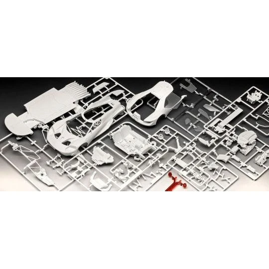 Revell 1/24 Ford GT Le Mans 2017 Model Set 2 Revell 1/24 Ford GT Le Mans 2017 Model Set - Image 2