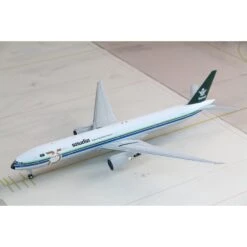 1/200 Saudi Arabian Airlines B777300(ER) Retro (HZAK28)