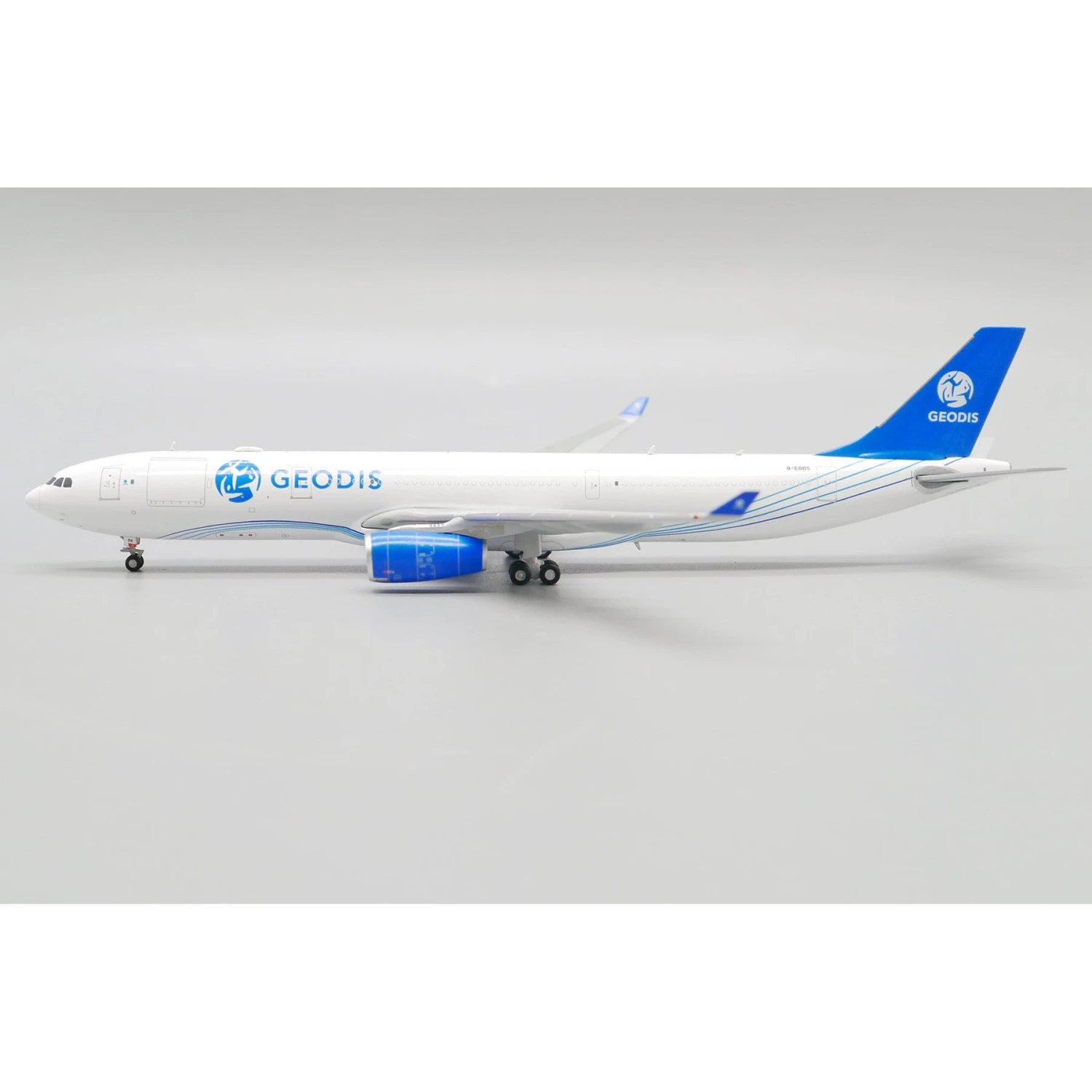 1/400 Titan Airways A330300(P2F) GEODIS (GEODS) 2 1/400 Titan Airways A330300(P2F) GEODIS (GEODS) - Image 2