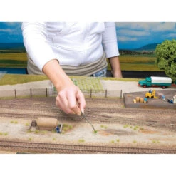 HO Grass Tufts XL -Model Toy Store 3 655d7288 4e20 47ab a3fd 38f7dcabd67a