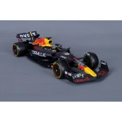 Bburago 1/24 Red Bull Racing 2022 F1-RB18 Verstappen #1 Champion Version