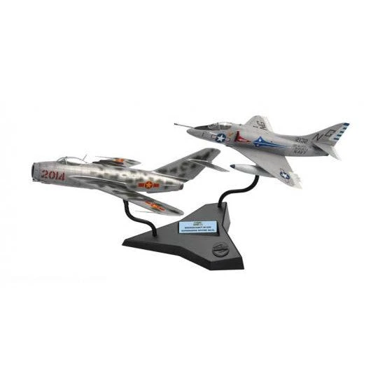 Airfix 1:72 Mig 17 & Douglas Skyhawk 3 Airfix 1:72 Mig 17 & Douglas Skyhawk - Image 3