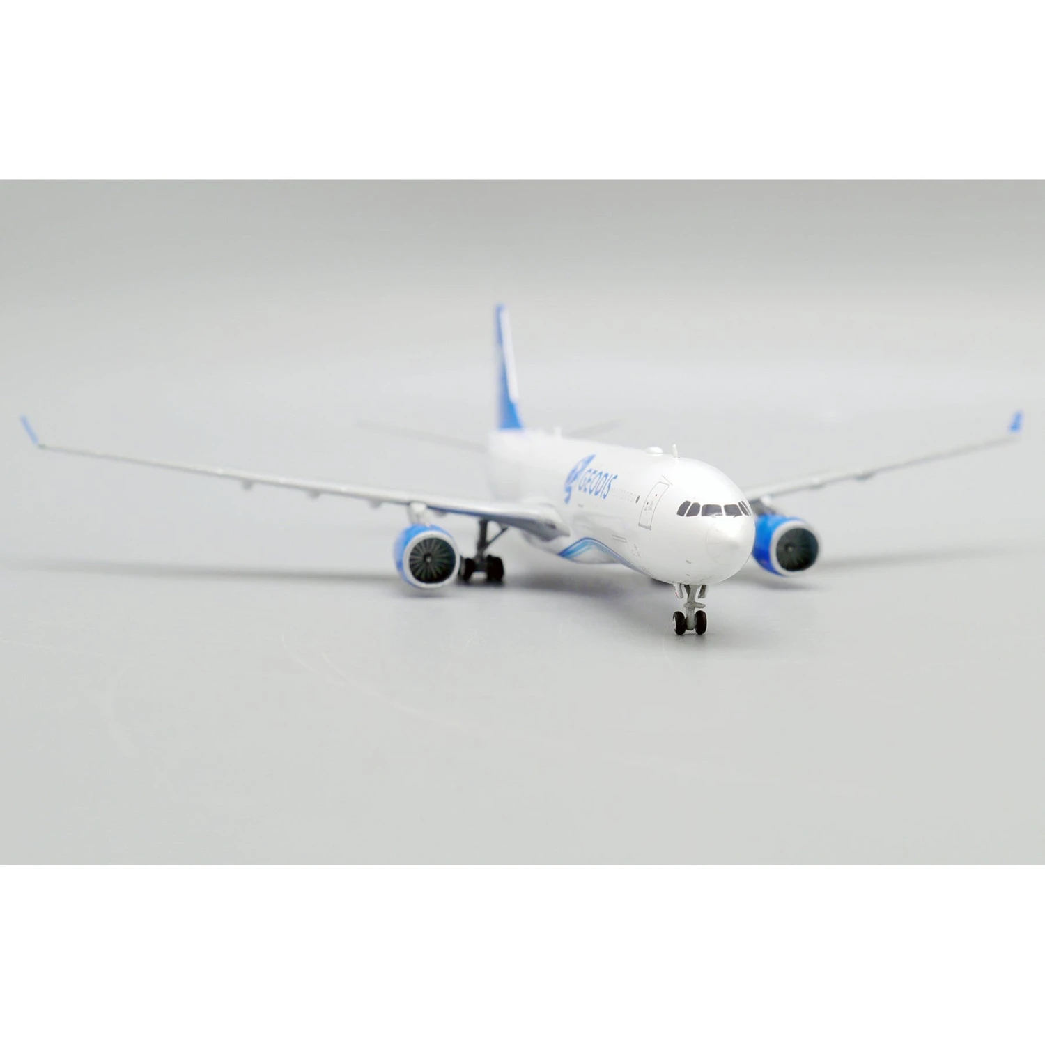 1/400 Titan Airways A330300(P2F) GEODIS (GEODS) 8 1/400 Titan Airways A330300(P2F) GEODIS (GEODS) - Image 8