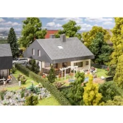 Faller HO Bungalow With Sheets Roof -Model Toy Store FB130644 2