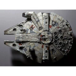 PG 1/72 MILLENNIUM FALCON 16 PG 1/72 MILLENNIUM FALCON -Model Toy Store G0216384 3