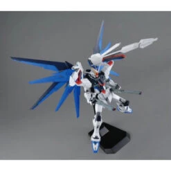 Bandai 1/100 MG FREEDOM GUNDAM Ver.2.0 -Model Toy Store G5061611 4