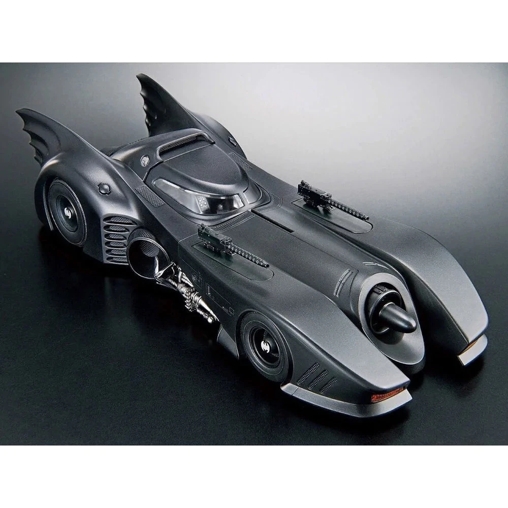 Bandai 1/35 SCALE MODEL KIT BATMOBILE BATMAN Ver. 3 Bandai 1/35 SCALE MODEL KIT BATMOBILE BATMAN Ver. - Image 3