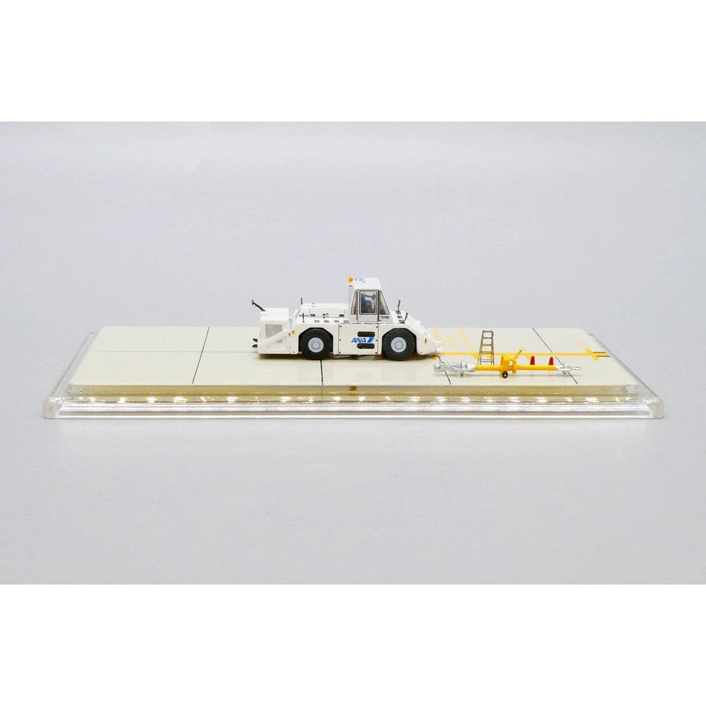 1/200 ANA Komatsu WT250E Towing Tractor 5 1/200 ANA Komatsu WT250E Towing Tractor - Image 5