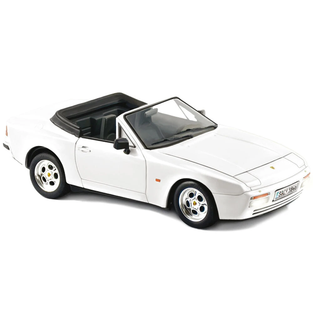 Italeri 1/24 Porsche 944 S Cabrio 1 Italeri 1/24 Porsche 944 S Cabrio