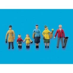 Peco Passengers Standing Set A
