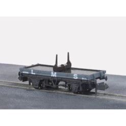 Peco N Bolster Wagons LMS Bauxite (2)