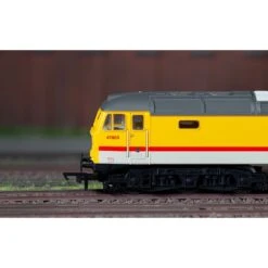 Hornby RAILROAD PLUS BR INFRASTRUCTURE CLASS 47 COCO 47803 ERA 8 -Model Toy Store R30186 4