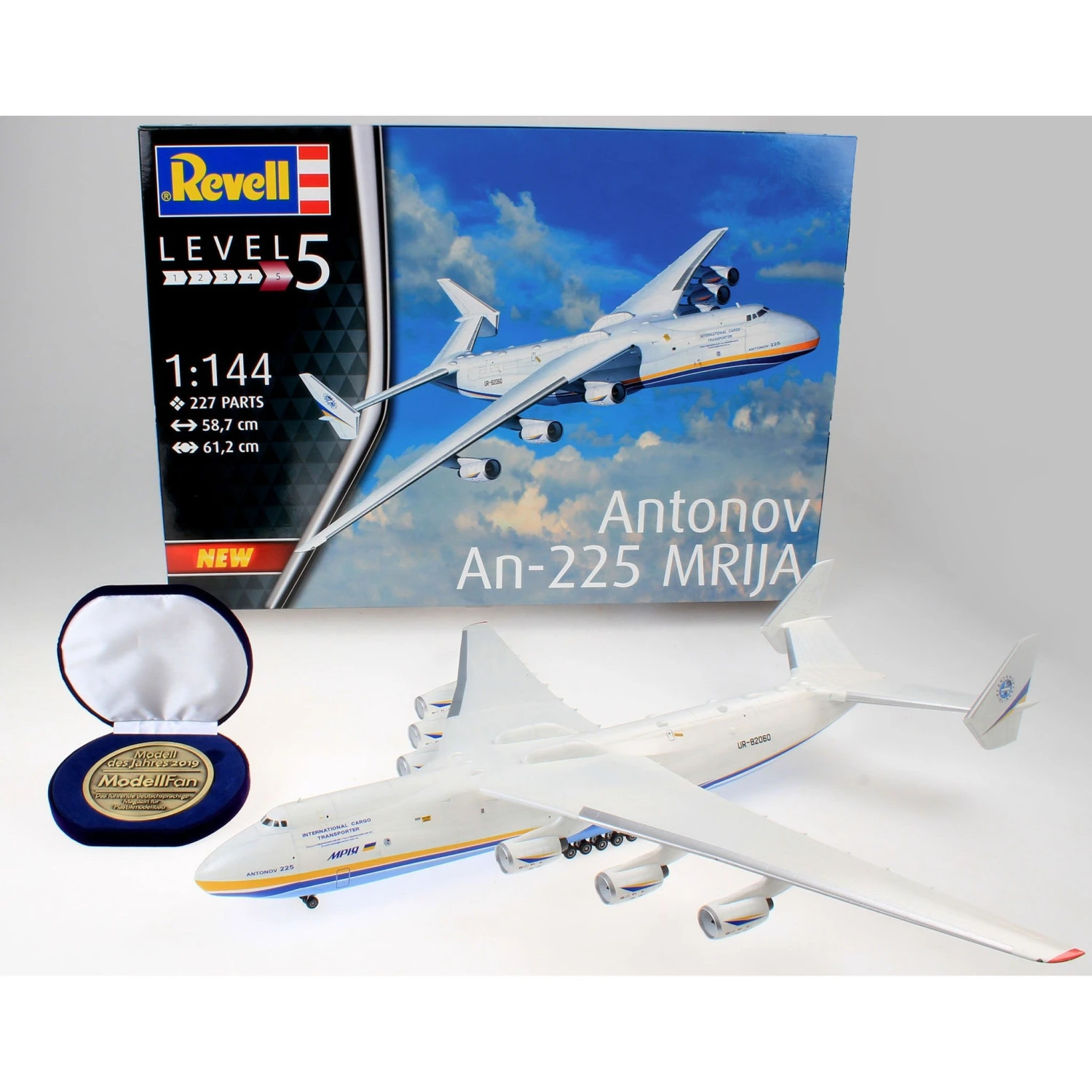 Revell 1/144 Antonov An225 Mrija 7 Revell 1/144 Antonov An225 Mrija - Image 7