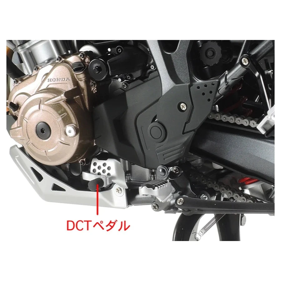 Tamiya 1/6 Honda CRF1000L Africa Twin 8 Tamiya 1/6 Honda CRF1000L Africa Twin - Image 8