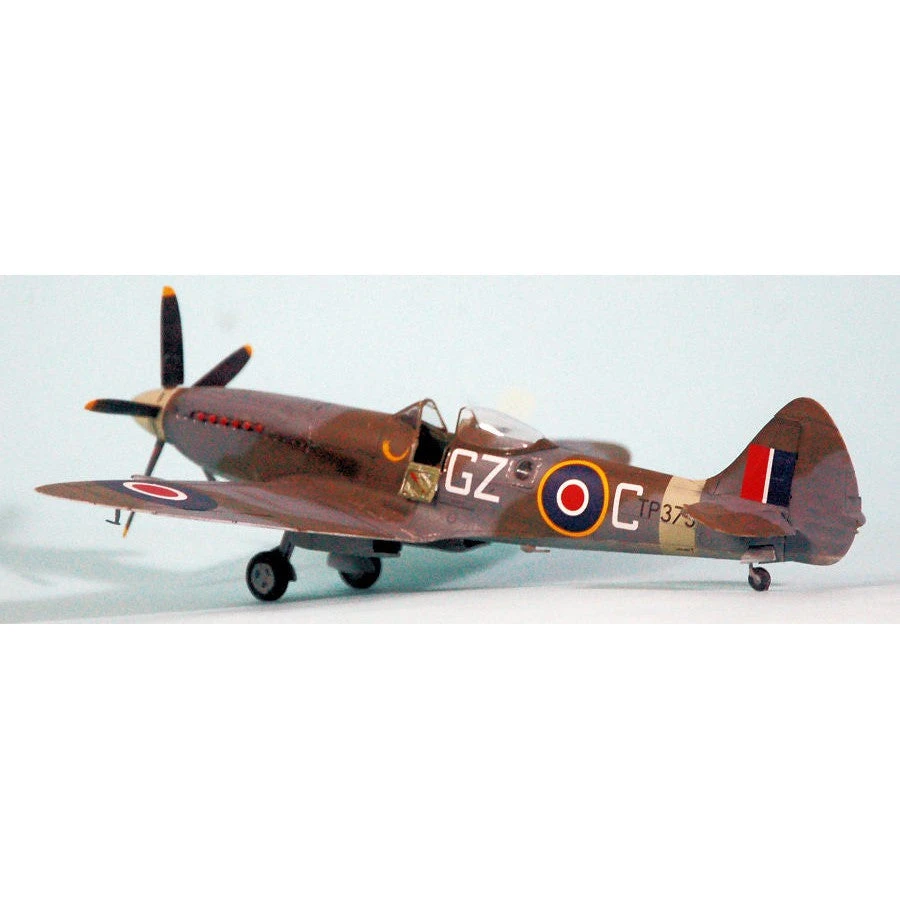 Airfix 1/48 Supermarine Spitfire F Mk.XVIII 4 Airfix 1/48 Supermarine Spitfire F Mk.XVIII - Image 4