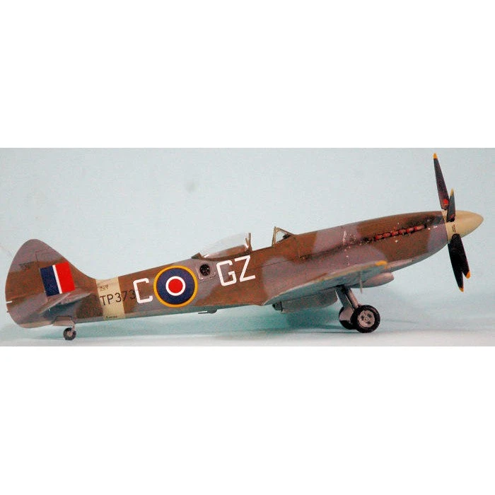 Airfix 1/48 Supermarine Spitfire F Mk.XVIII 2 Airfix 1/48 Supermarine Spitfire F Mk.XVIII - Image 2